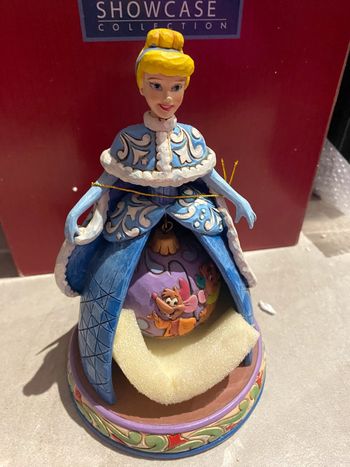 Figurine cendrillon boule disney traditions
