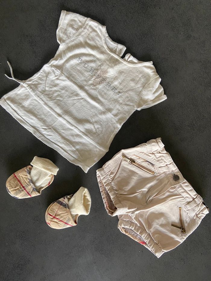 Lot de vêtements Burberry 6 mois