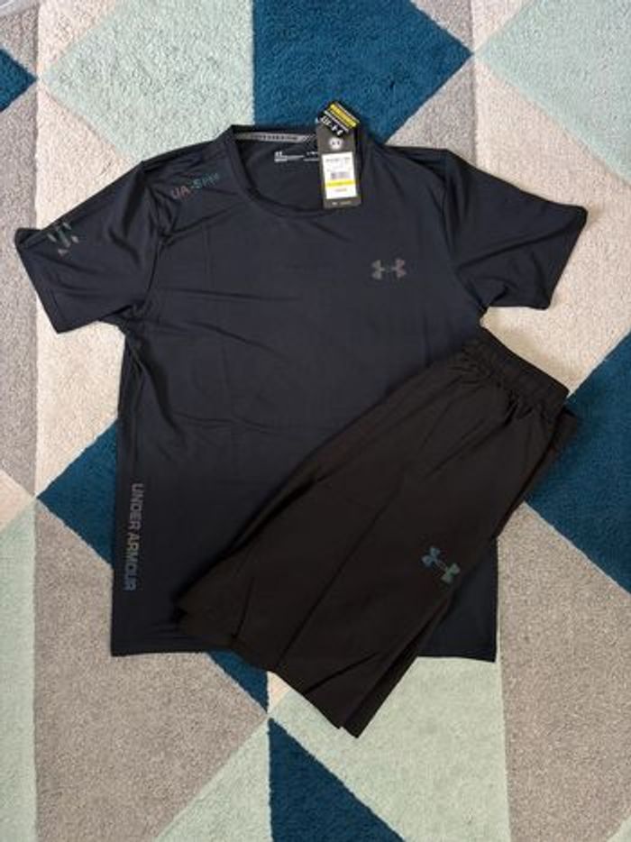 Ensemble Under Armour T-Shirt et Short Fluorescent Taille L - photo numéro 2