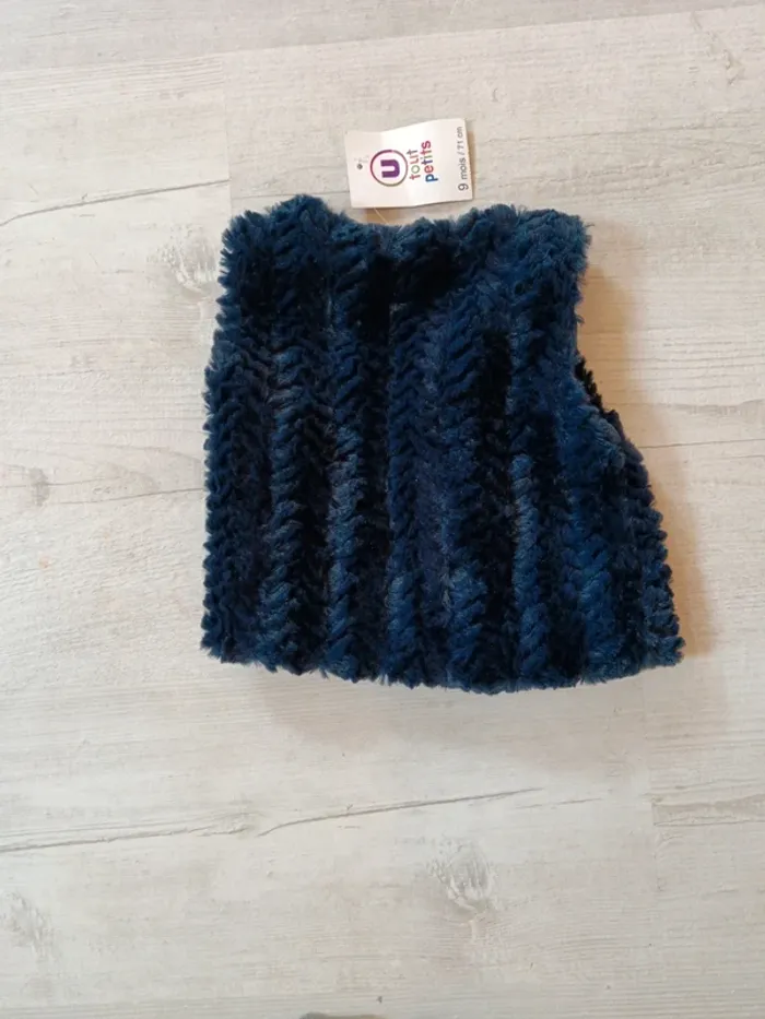 Gilet dans manche  9 mois 71cm NEUF - photo numéro 4
