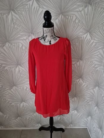 Jolie robe Atmosphère manches transparentes taille 36