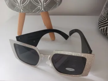 Lunette de soleil uv400 neuve