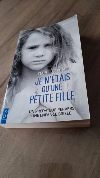 Je n'etais qu'une petite fille - Terrie O'Brian