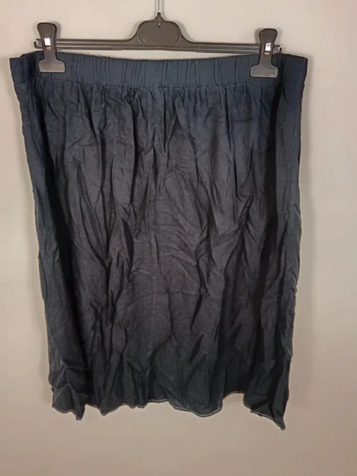 C32 jupe marine Vero moda XL - photo numéro 2