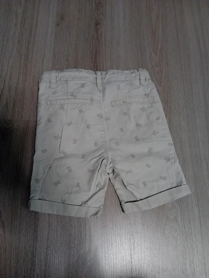 Short Gémo 6-8 ans - photo numéro 4