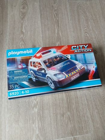 Jouet neuf voiture de police playmobil