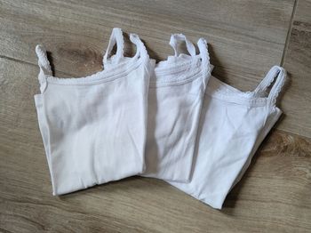 Lot de 3 débardeurs taille 2/3ans
