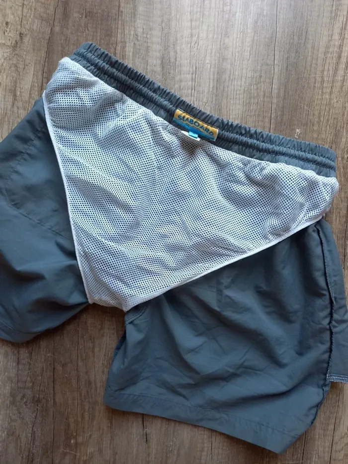 Short homme T. 42 - photo numéro 7