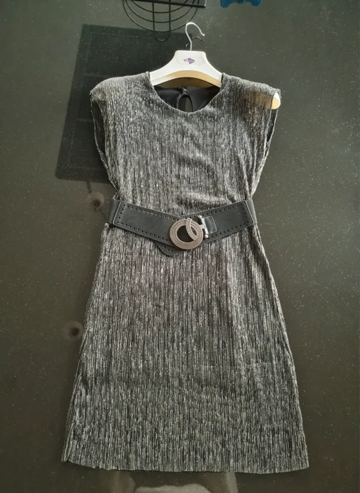 ● Taille M ● Robe argentée - photo numéro 4