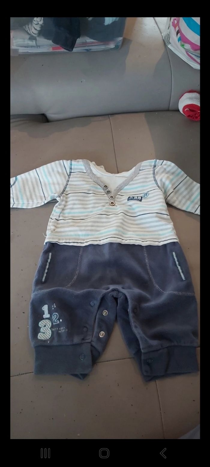 Combinaison 3 mois - photo numéro 2