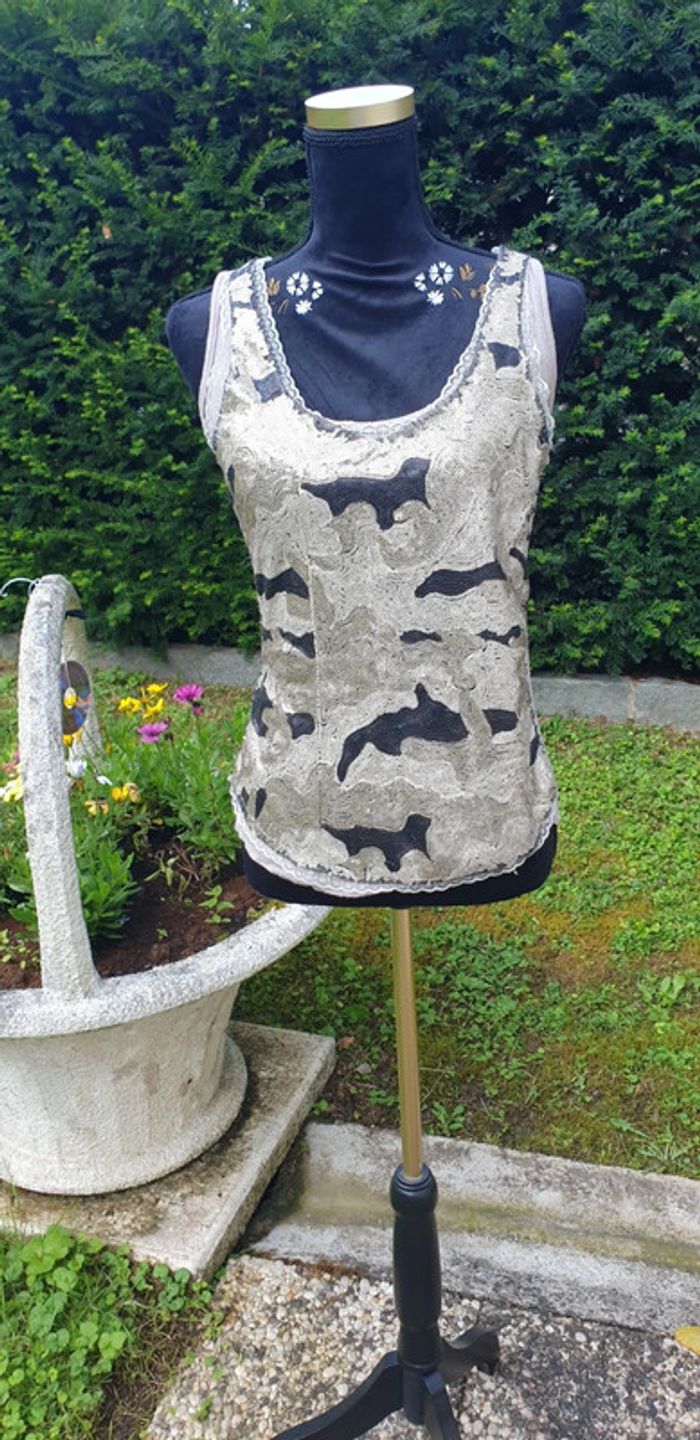 Débardeur beige à sequins