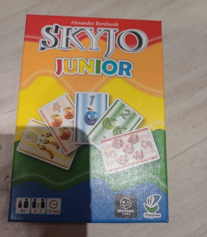 Lot tourni licorne/skyjo junior/puzzle licorne - photo numéro 2