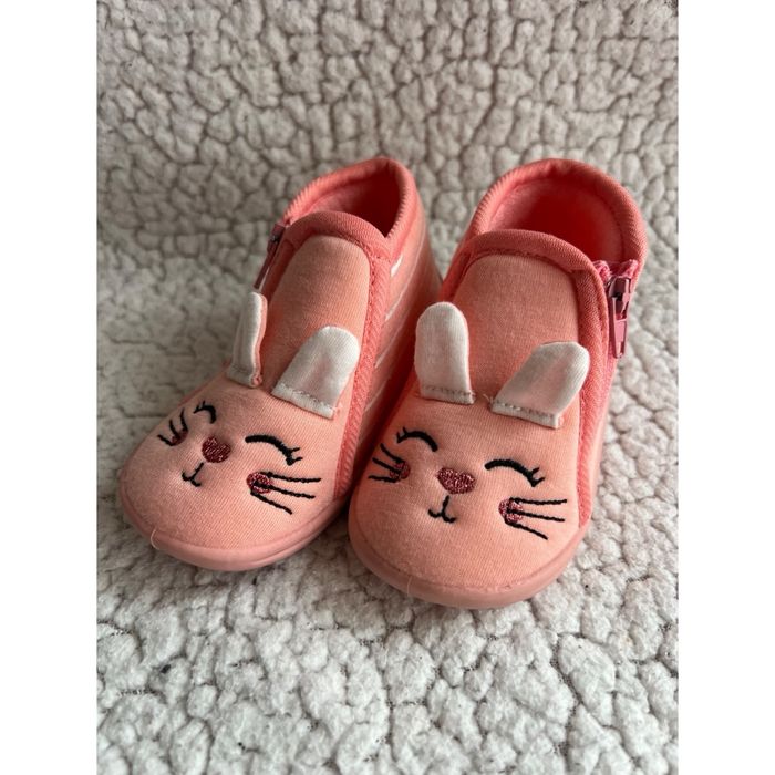 Chaussons roses motifs lapins taille 20