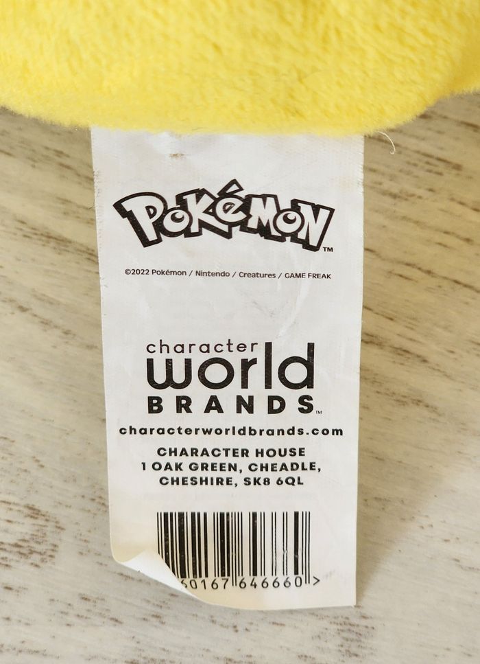 Peluche coussin Pikachu - photo numéro 4