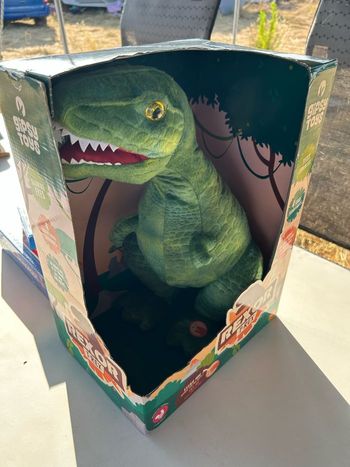 dinosaures t-rex en peluche interactive