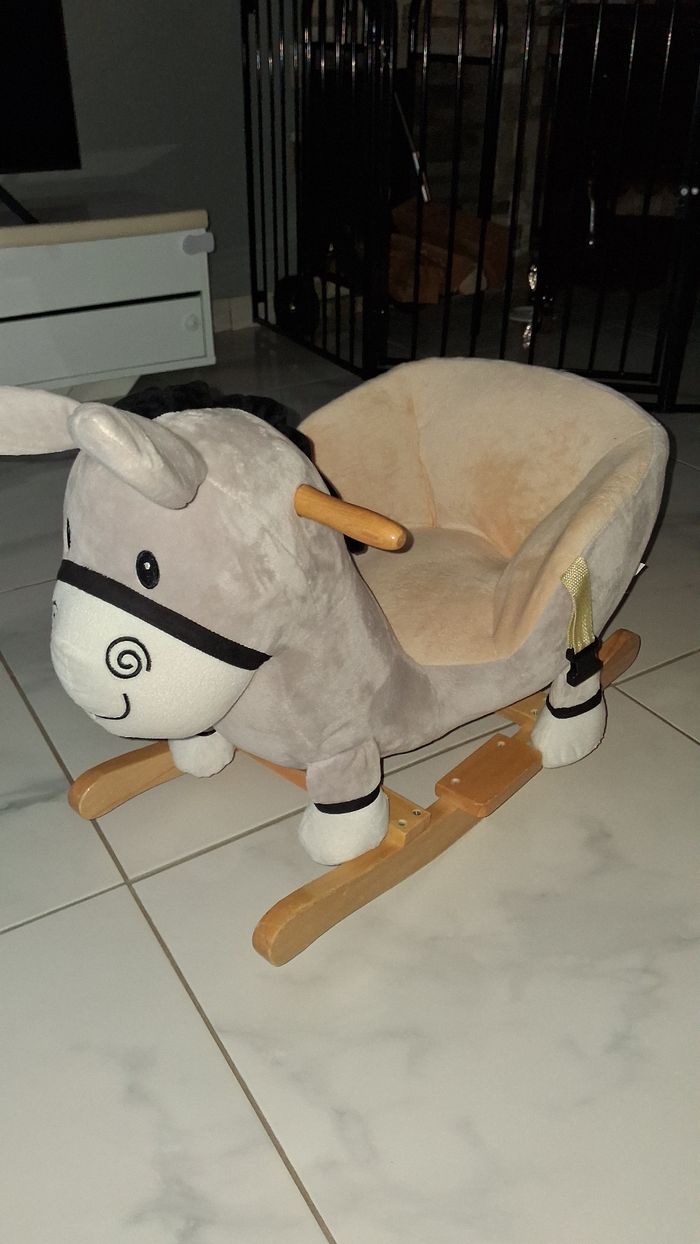 Vend cheval à bascule - photo numéro 2