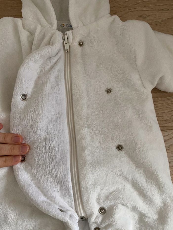 Combinaison hiver 1 mois blanc avec gants intégrés - photo numéro 5