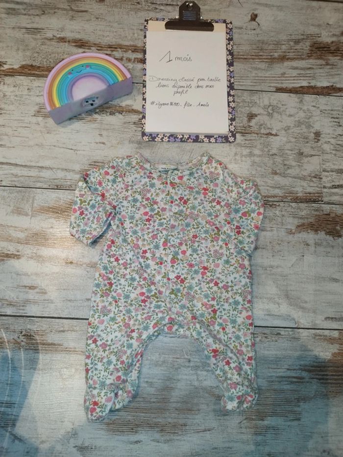 Pyjama tape à l'oeil