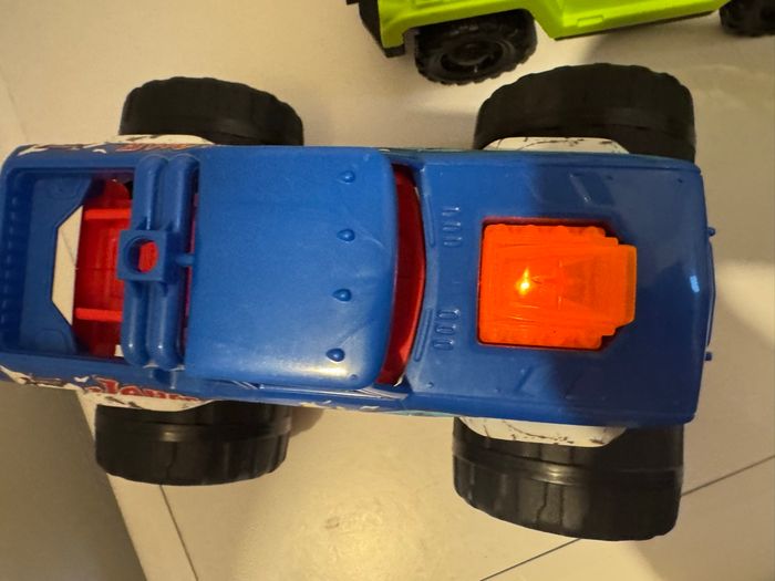 🚗 lot de voiture dinosaure +monster truck qui fait du bruit - très bon état - photo numéro 6