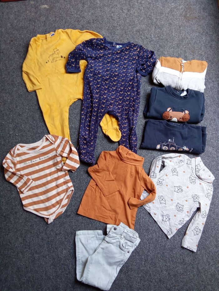 Lot de 9 vêtements garçon 18 mois , gilet, pyjamas Léger, pull col roulé, body manche longue, jean, pyjamas ,mi  saison, marque Verbaudet,orchestra - photo numéro 2