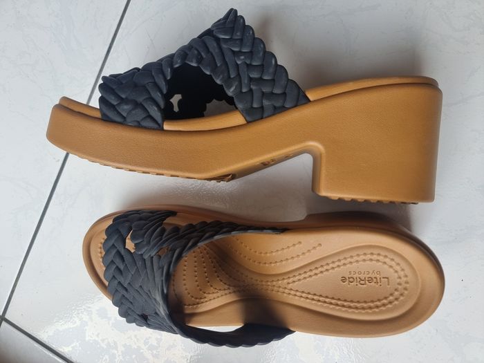 Crocs w9 taille 39 40