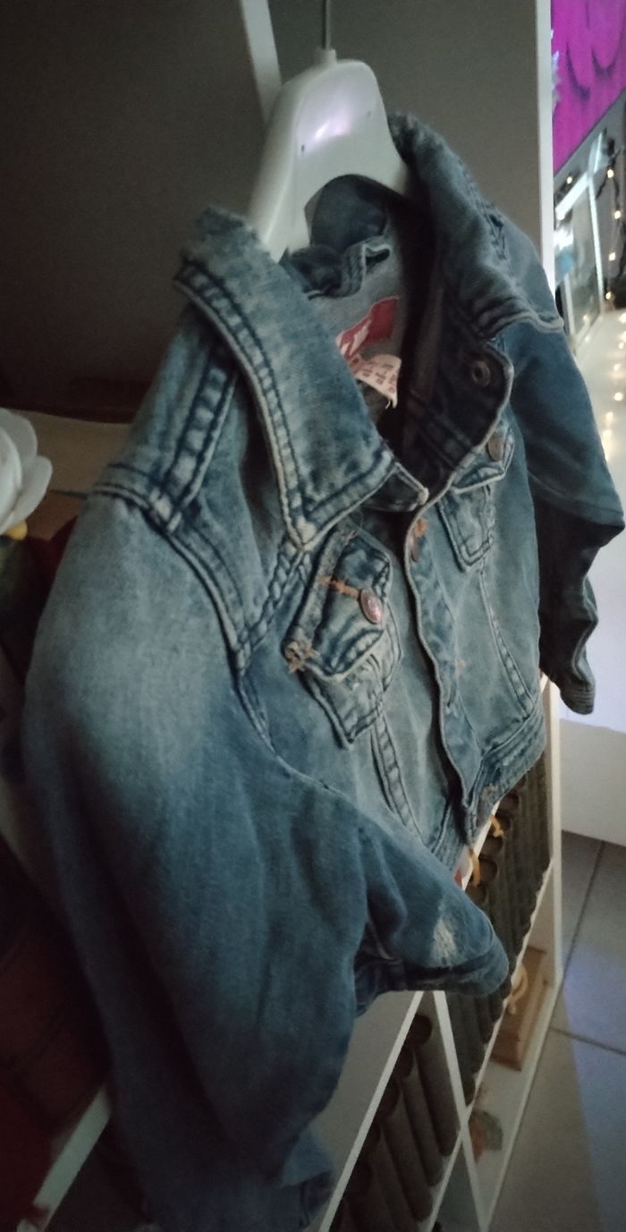 Jolie Veste en jeans courte 6/7 ans 100% coton neuve - photo numéro 3