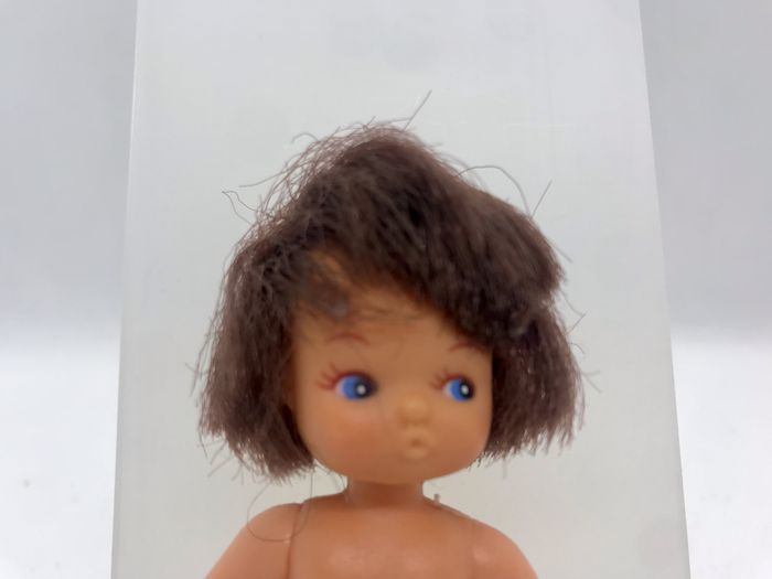 Bébé famille Glady Delavennat DEL 87 yeux bleus cheveux bruns courts Tom mini poupée - photo numéro 2