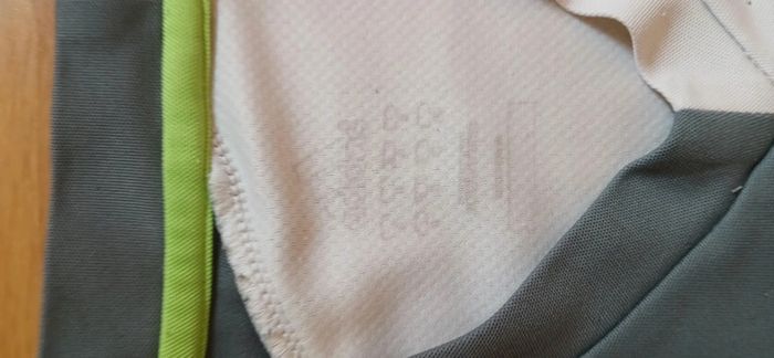 T-shirt de sport Adidas taille S - photo numéro 3