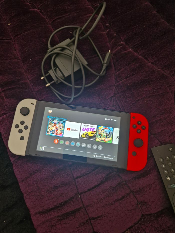 Nintendo Switch - photo numéro 2
