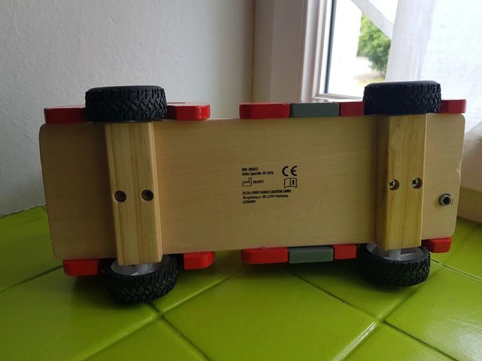 Camion de pompier en bois - photo numéro 4