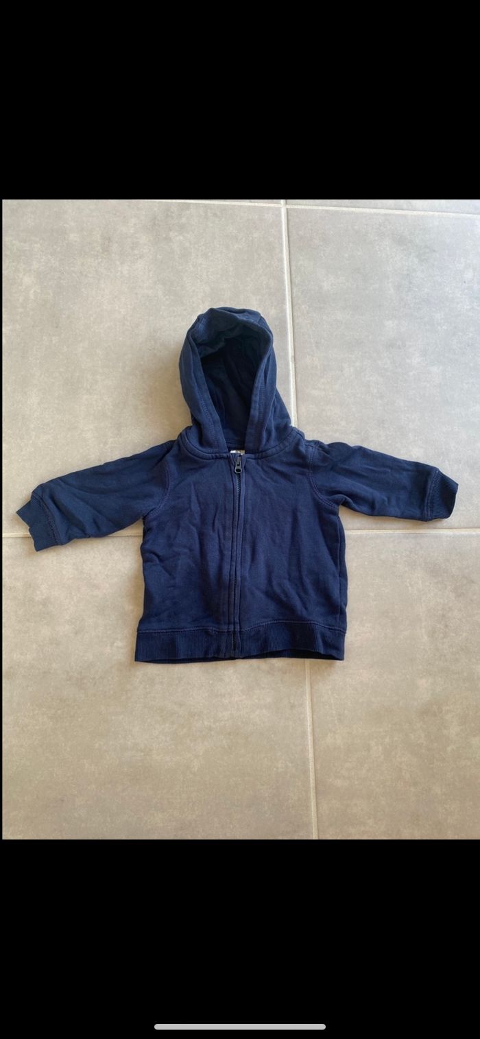 Gilet à capuche zippé 1 mois - photo numéro 2