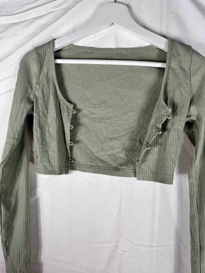 Lot petit top vert et veste YesStyle - photo numéro 6