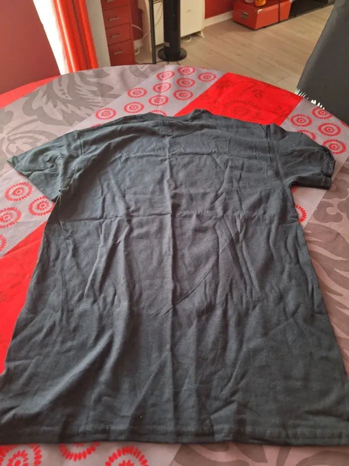 Tee shirt neuf - photo numéro 5