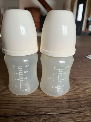 Lot de deux biberons 150 ml