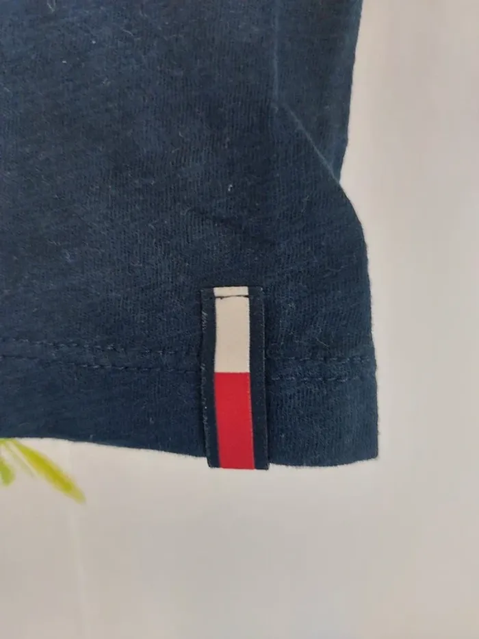 T-shirt Tommy Hilfiger – S – Jaune & Bleu marine – État : Excellent - photo numéro 3