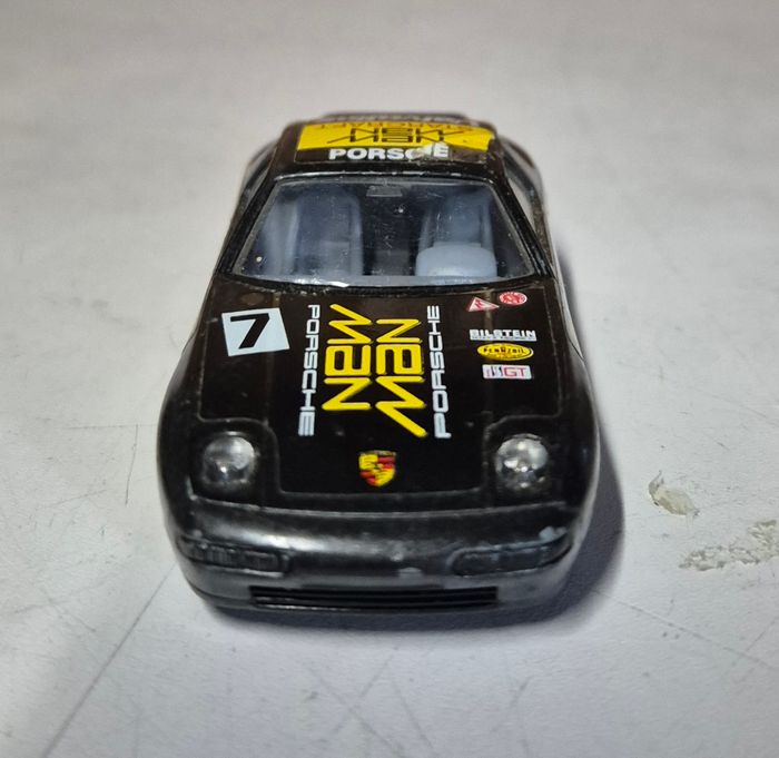 Voiture miniature bburago porsche 928 S4 1/43 - photo numéro 2
