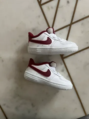 Chaussures Nike Air force 1 bébé taille 18.5