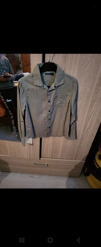 Chemise kaki