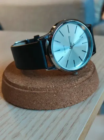 Montre noire, minimum, full argentée