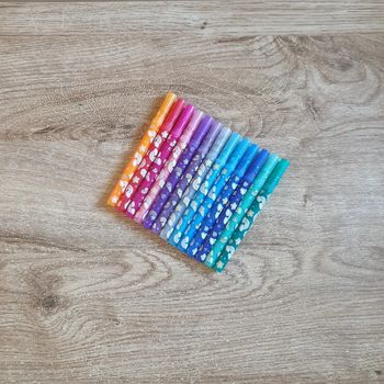 📚 Lot de 13 feutres #emyfleury_scolaire