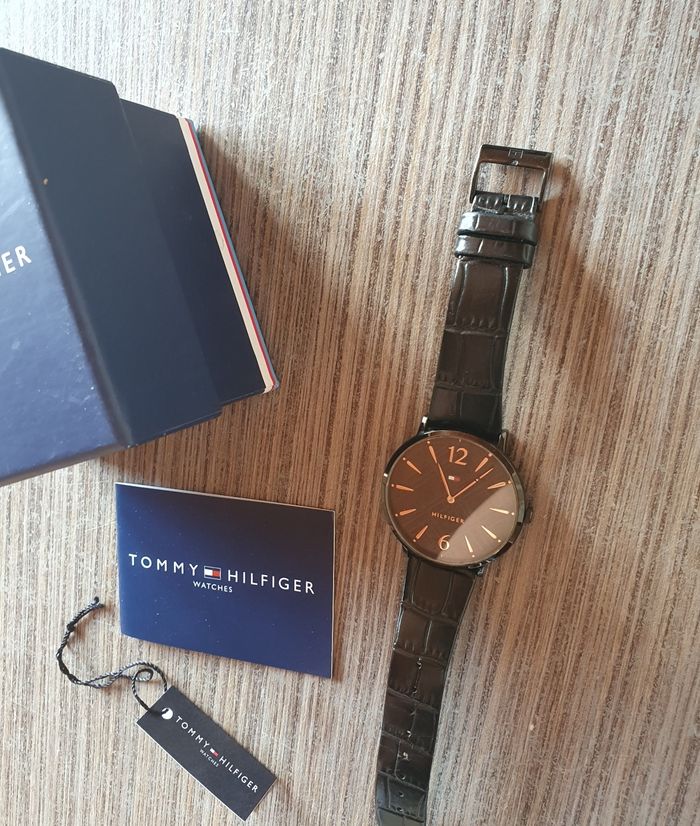 Magnifique montre Tommy Hilfiger 🖤 - photo numéro 6