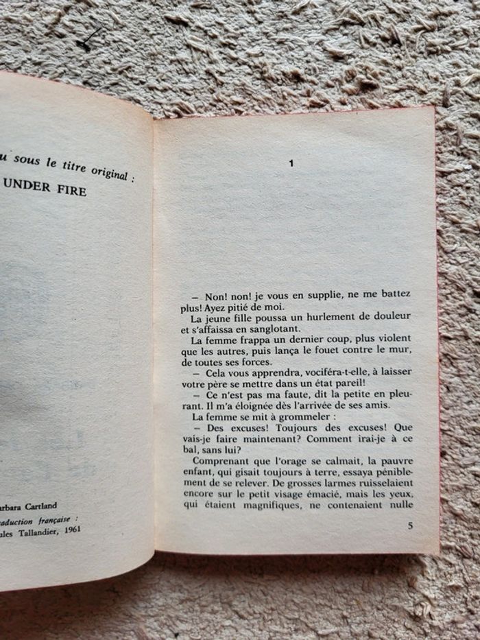 Roman Les feux de l'amour de Barbara Cartland - photo numéro 5