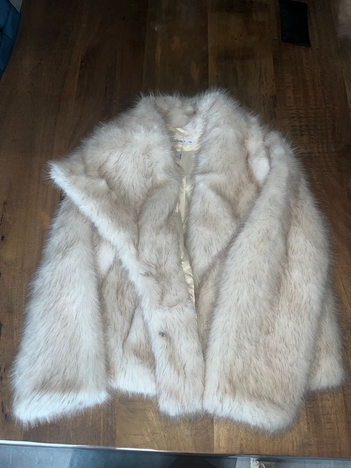 Manteau fausse fourrure - photo numéro 3