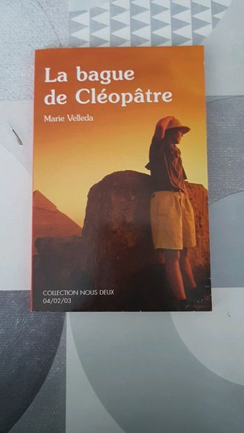 Livre de poche La bague de Cléopâtre