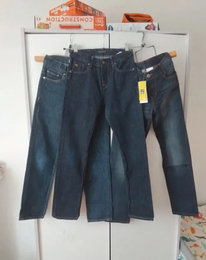 Lot de 3 jeans garçons t 10ans neuf - photo numéro 3