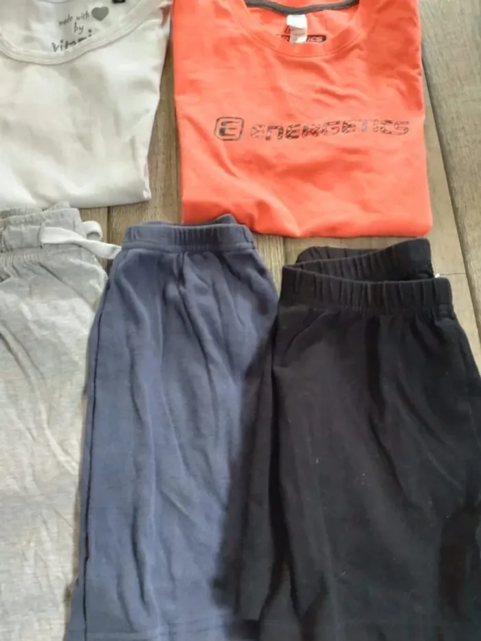 Gros lot de vêtements de sport pour fille 10 ans + donne chaussettes - photo numéro 5