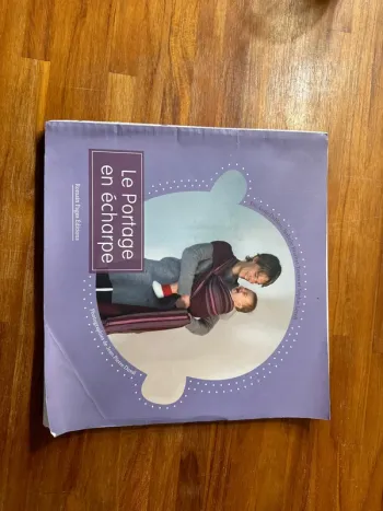 Livre le portage en écharpe