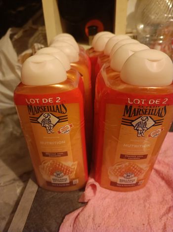 Lot de 12 flacons shampoing Le Petit Marseillais miel cheveux cassant 300ml