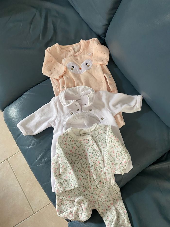 Lot bébé 1 mois fille