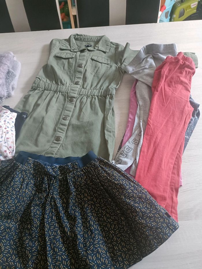 Lot vêtements fille 4 ans hiver - photo numéro 2